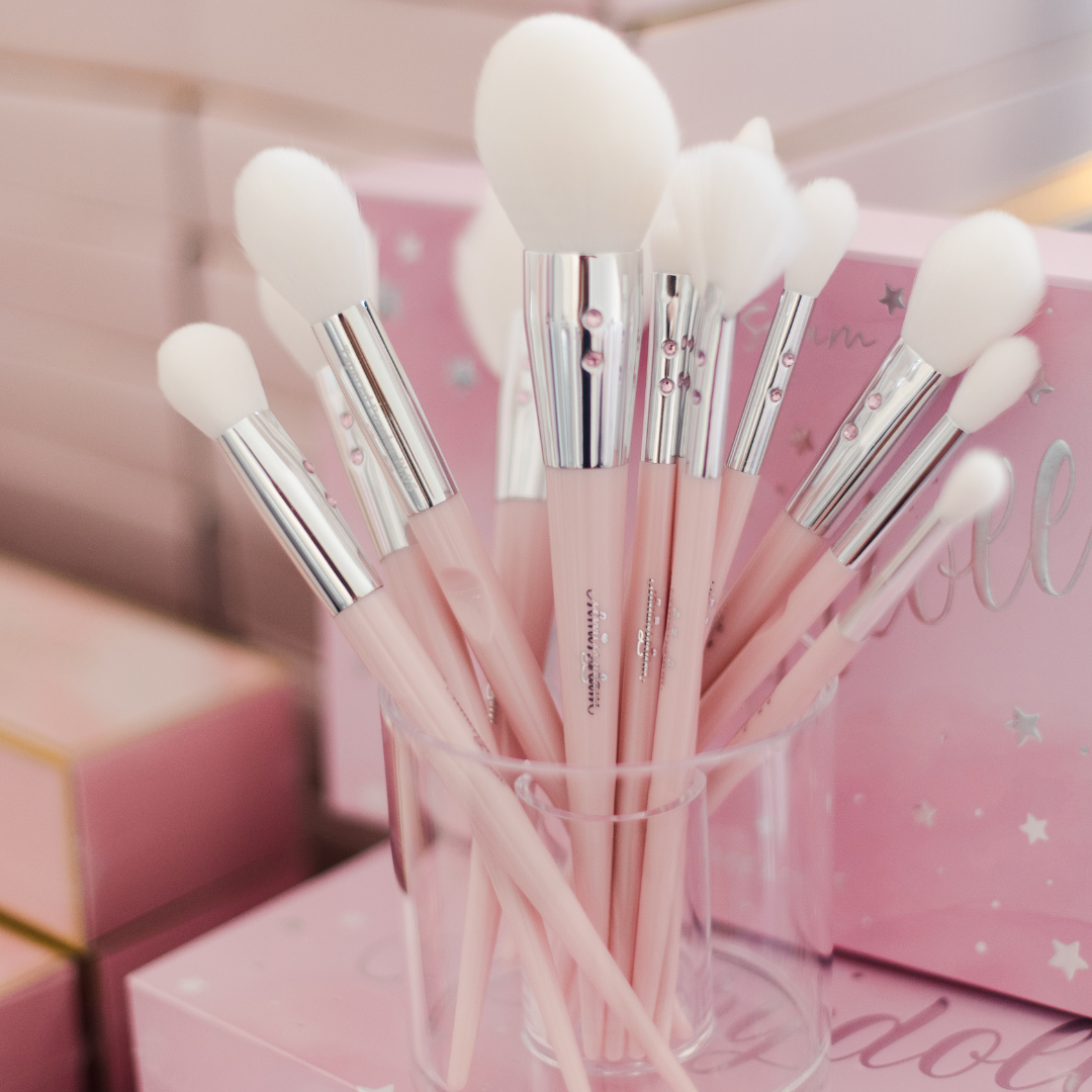 Pink shop eyeshadow brushes